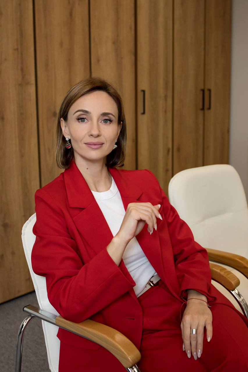 Анна Столярова